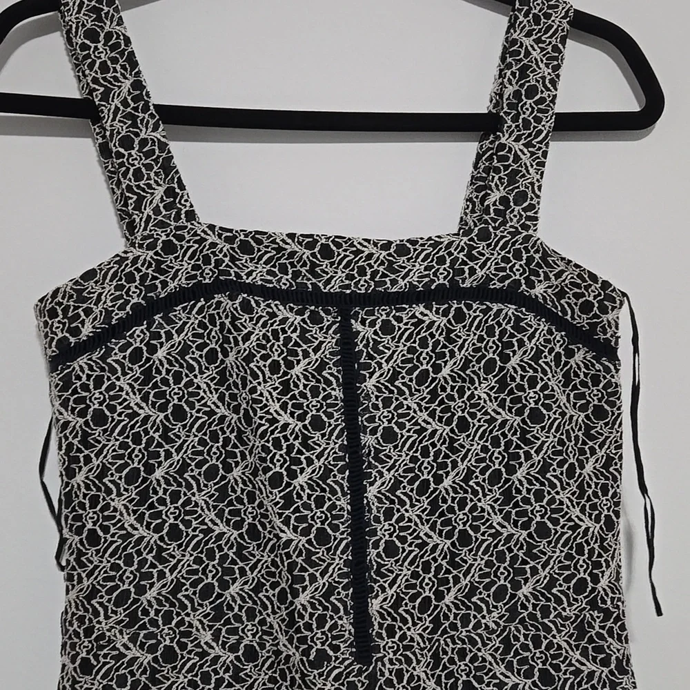 Spring Lace Jumpsit - Picture 2 of 5